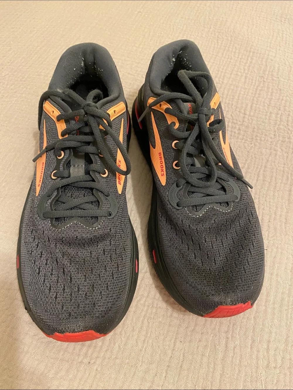 Brooks Ghost Max gray Running Sneakers with Orange and Red Accents. Size 9.5